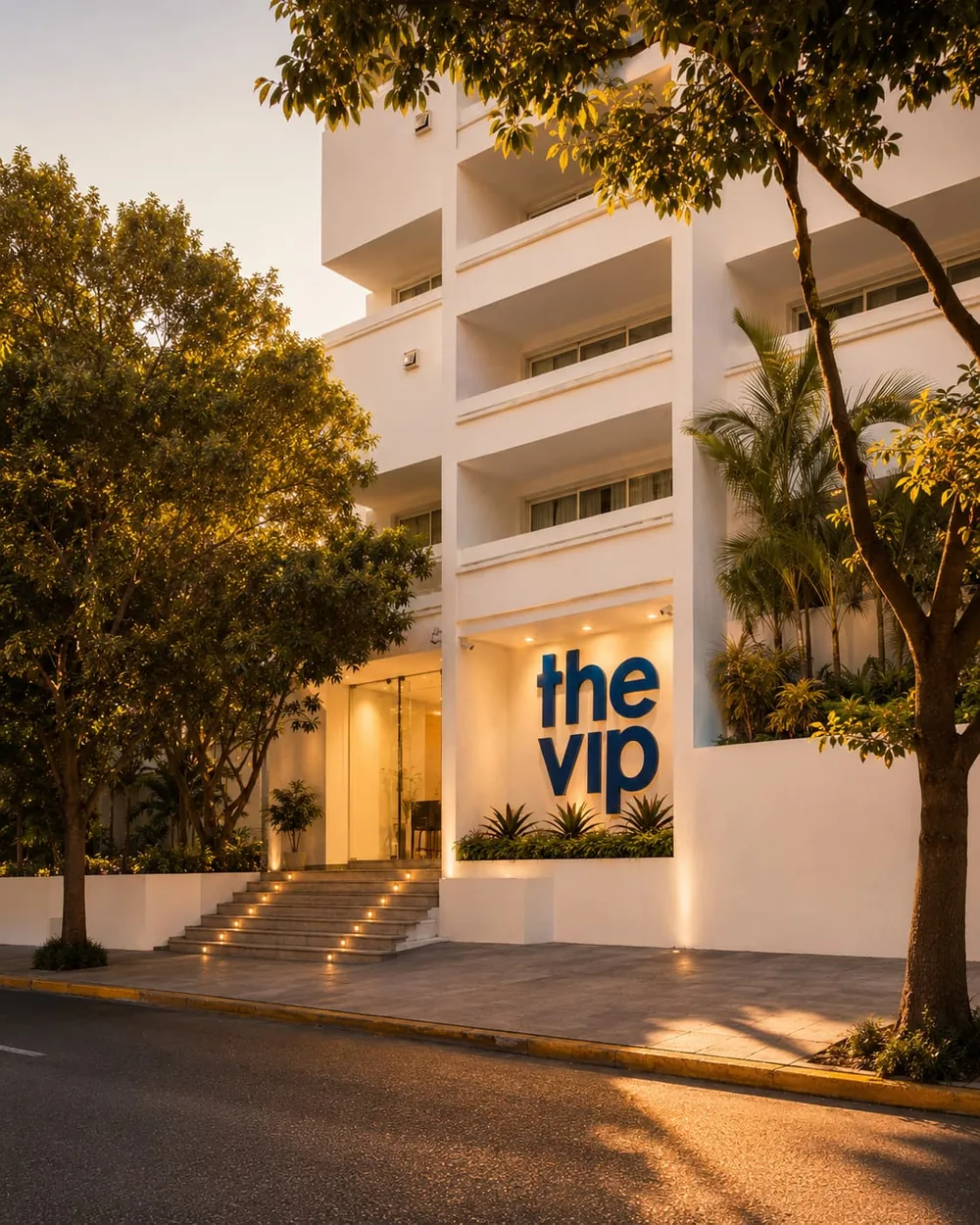 Entrada del Hotel al atardecer — THE HOTEL CARACAS